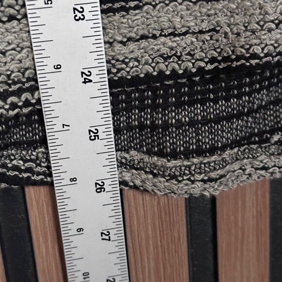 Chalet et Cici Sweater Medium Women Gray Pull On Textured Boucle Knit Round Neck - Picture 4 of 8